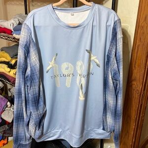 I’m selling a one of kind Taylor Swift 1989 flannel sweatshirt.  Size XL